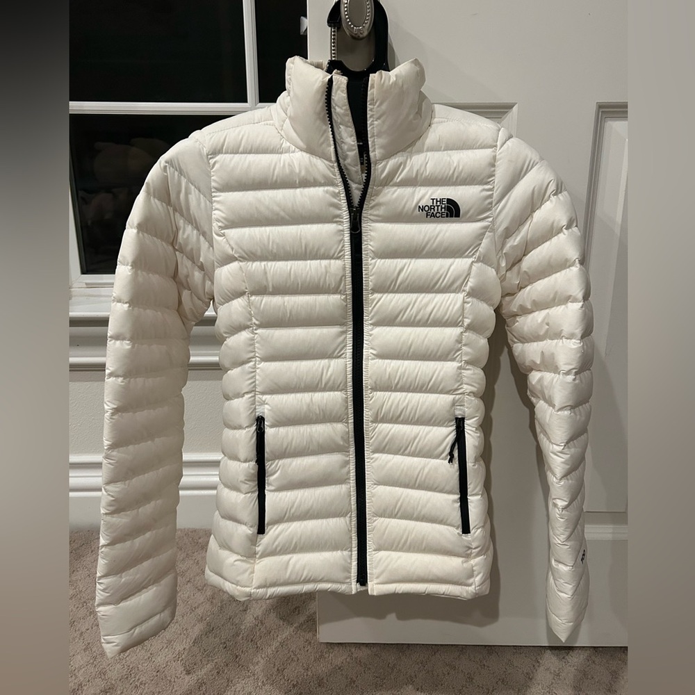 The North Face puffer jacket. Color White. Size XS.